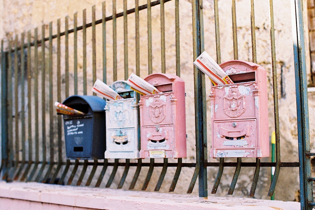 Boîtes aux lettres - Photo par Polina Kholodova de Pexels