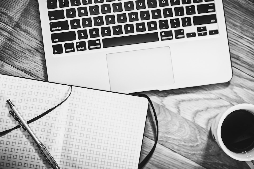 Notebook et ordinateur - Photo par Pixabay