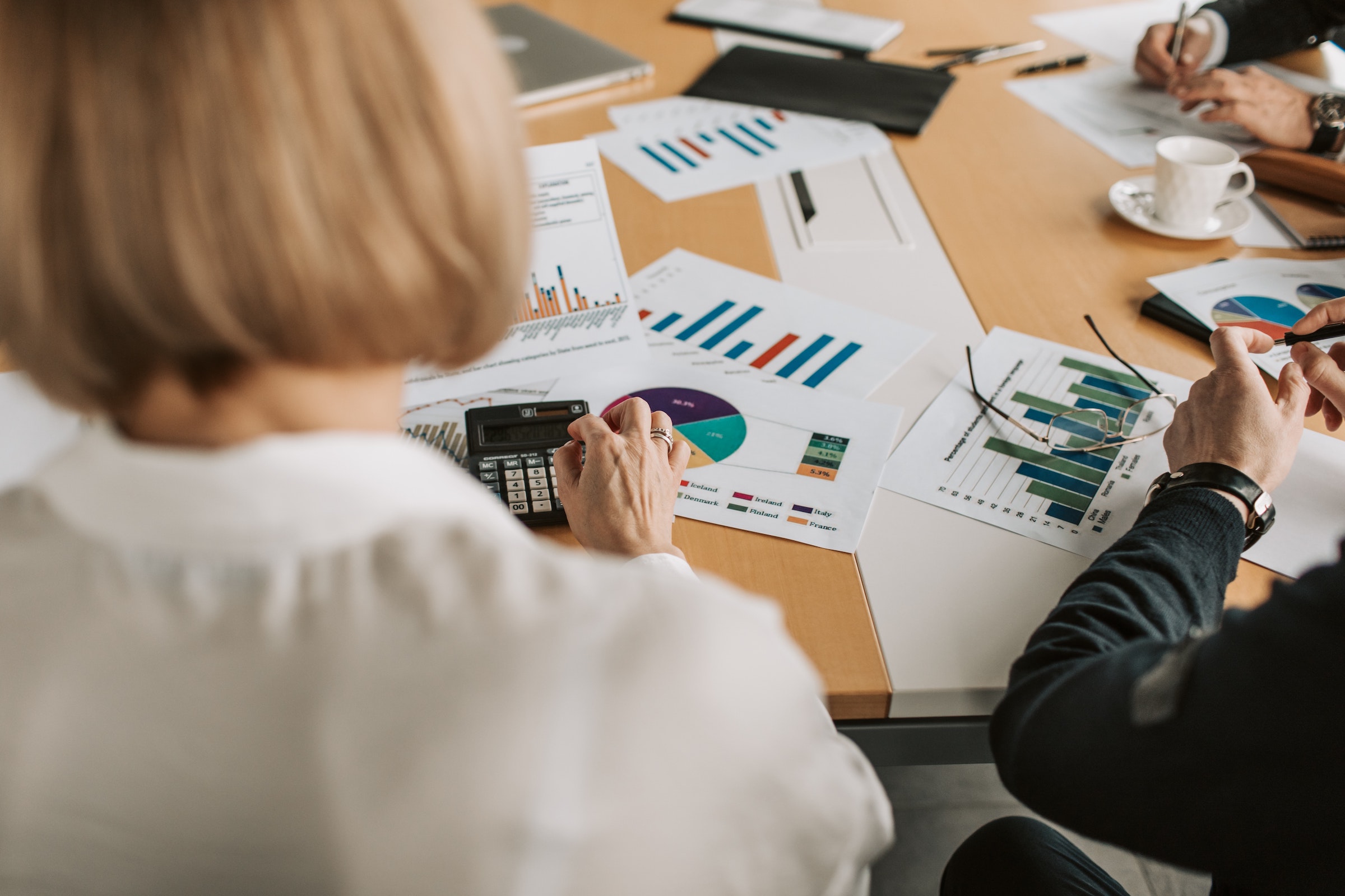 Agences devant un tableau des ventes - Photo par Vlada Karpovich - Pexels